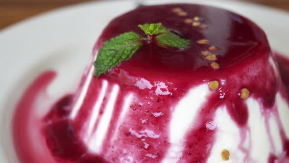 Sweet panna cotta dessert alt