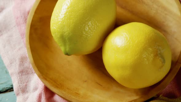 Ginger with lemon in a plate 4k alt
