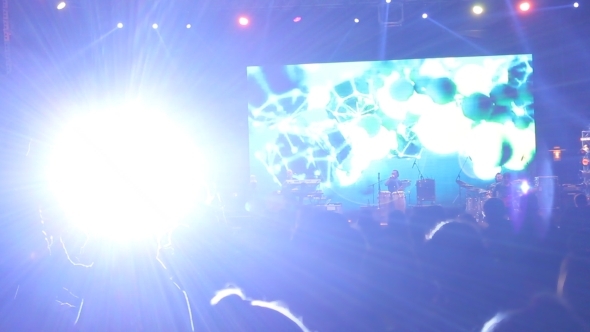 People at The Concert 3 alt