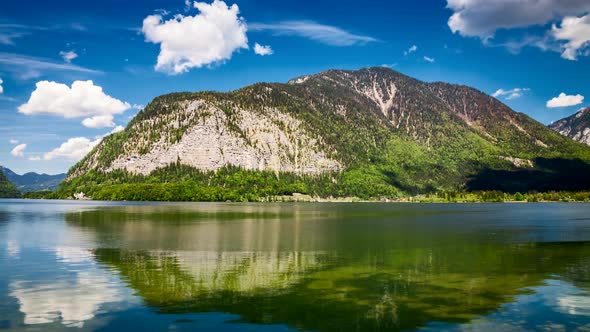 Hallstatt and Mountain lake in Alps, 4k timelapse alt