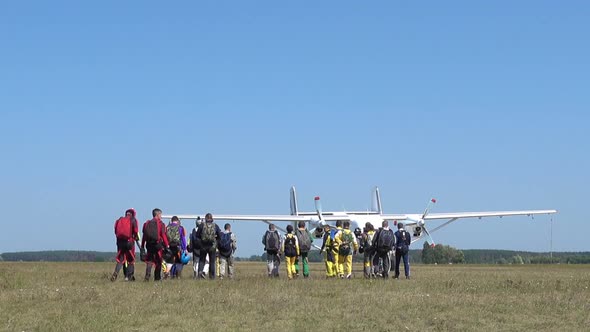 A Large Group of Paratroopers Goes To the Airfield