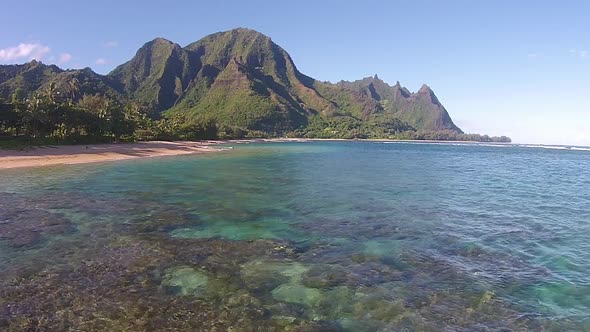 Aerial view of Makua Reef, Haena, Kauai, Hawaii, USA alt