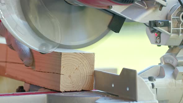 Precisely Cutting Off Wooden Workpiece on Mitre Saw. Cutoff Piece Falls Nicely alt