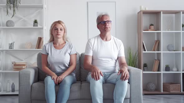 Family Conflict Dissatisfied Daughter Dad Ignoring alt