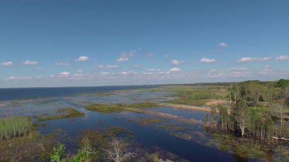 View of Lake Tohopekaliga at St. Cloud Florida during the mid afternoon alt