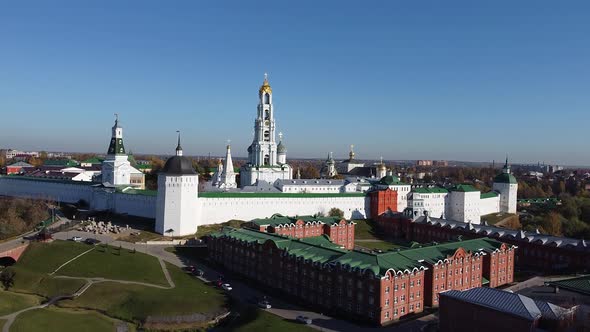 Autumn view of the Holy Trinity Lavra of St. Sergius from a bird's eye view alt