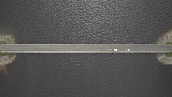 Aerial View Of Vehicles Driving At Valleymount Bridge Over Blessington Lake In Wicklow, Ireland. - s alt