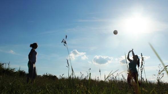 Girls Playing Volleyball 2 alt