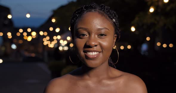 Close Up of Beautiful Smiling Girl alt