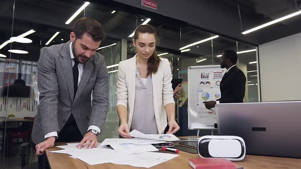 Business People which Working Together at Business Strategy alt