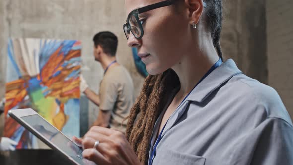 Art Gallery Manager Using Tablet alt