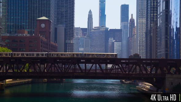 4K Downtown Chicago River Bridges with Elevated el train alt