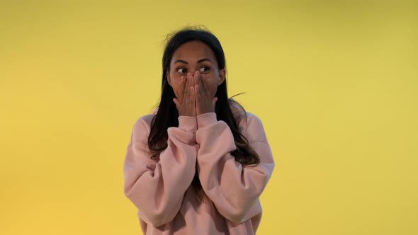 African Woman Is Very Glad That Her Expectations Have Come True alt