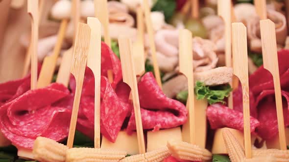 Gourmet food catering service. Delicious snacks for wine party delivered in cardboard box alt