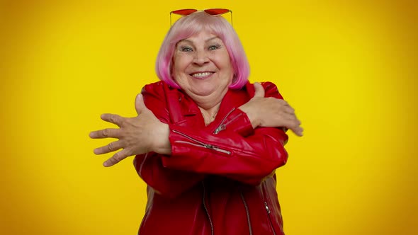 Mature Old Grayhaired Grandmother Holding Hand Above Eyes Peering Into Distance Searching Someone alt