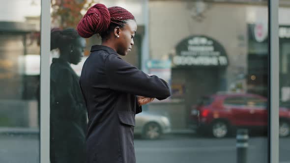 Beautiful Stylish Fashionable Lady Young Girl Model African American Woman in Black Walking Down alt