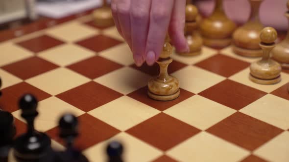 Opening Move Chess alt