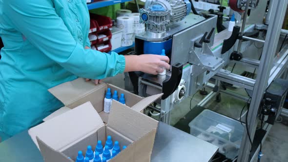 Industrial Production of Pharmaceutical Plastic Bottles for Medicines alt