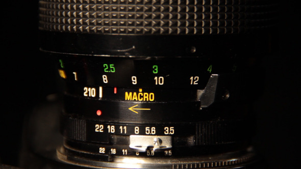 Focusing Ring on Macro Lens
