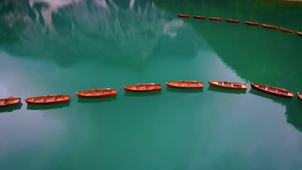 Prager Wildsee Spectacular Romantic Place with Typical Wooden Boats on the Alpine Lake Lago Di alt