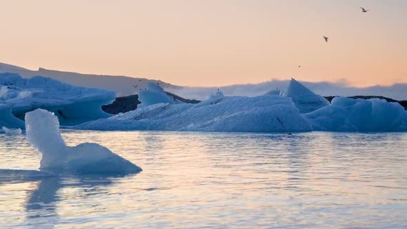 Icebergs Floating in Ice Lagoon Jokulsarlon Glacier Lagoon in Iceland alt