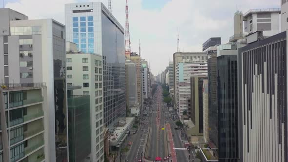 Drone Sao Paulo downtown av Paulista 4k