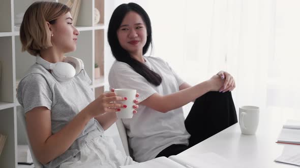 Girls Brunch Coffee Together Friends Leisure Home alt