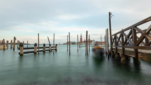 Time Lapse of the Grand Canal in Venice Italy alt