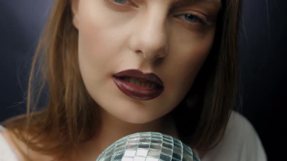 Girl And Disco Ball 4K alt