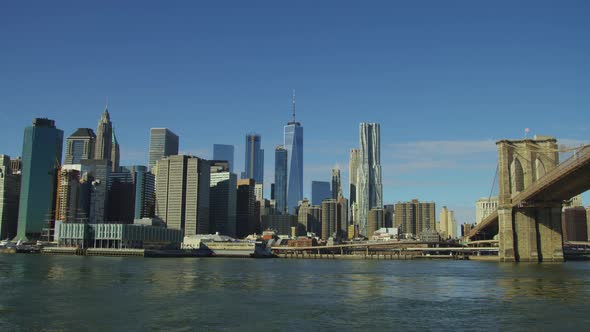 Downtown Manhattan and the Brooklyn Bridge alt