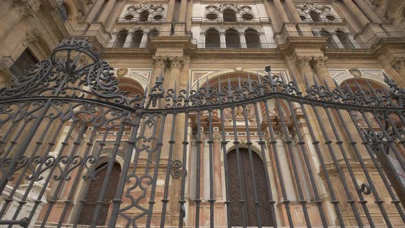 The gate of the Cathedral in Malaga alt