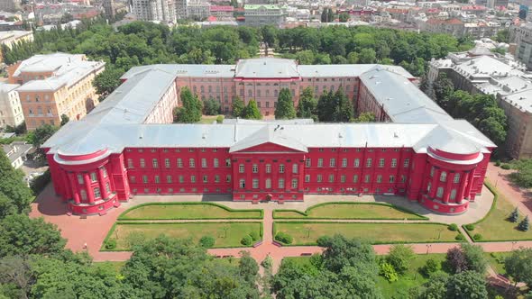 Building Of University alt