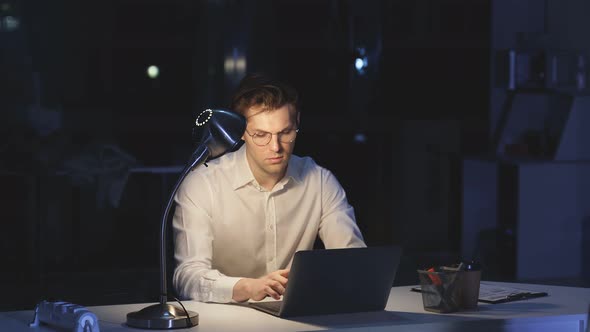 A Selfconfident Programmer is a Person Who Works at a Computer at Night