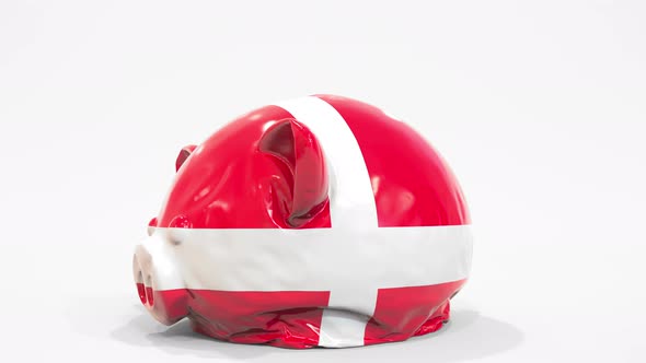 Deflating Piggy Bank Printed Flag Denmark alt