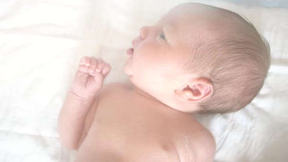 infant age 1 week after delivery alt