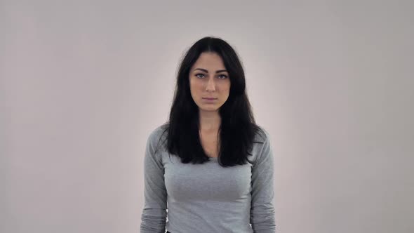 Astonished Girl Feeling Misunderstandings alt