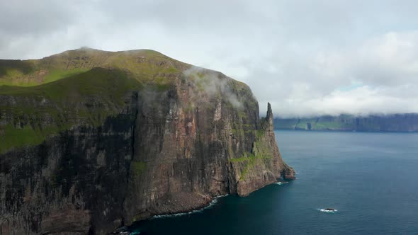 Aerial View of Trollkonufingur or Witch Finger alt