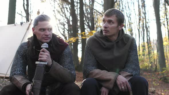 Warriors sitting and talking alt