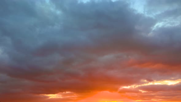 Image Gorgeous Grand Time Lapse of the Sky at Sunset alt