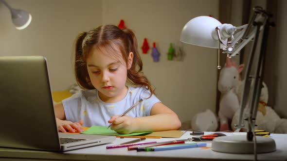 Children Remote Education alt