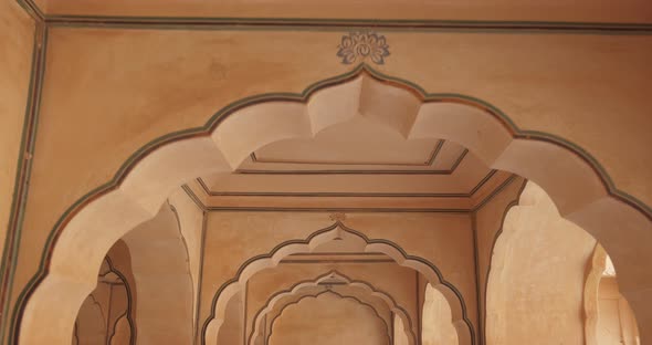 Corridor, Wall and Arch Inside Sheesh Mahal in Amer (Amber) Fort alt