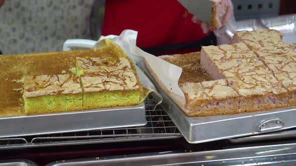 Asian Style Bakery Sponge Cake In Tray Packing For Sell