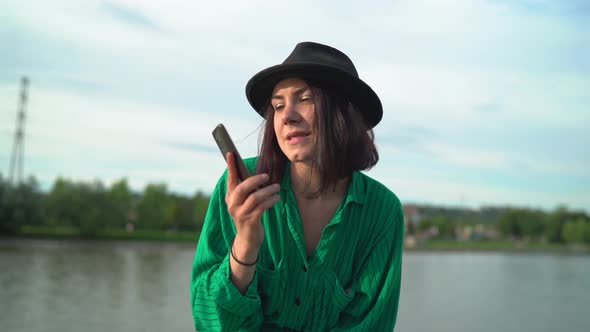 Girl talking on the phone alt