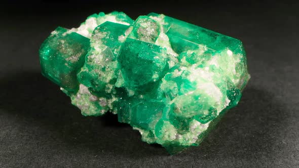 Green Color Emerald Uncut Raw Material