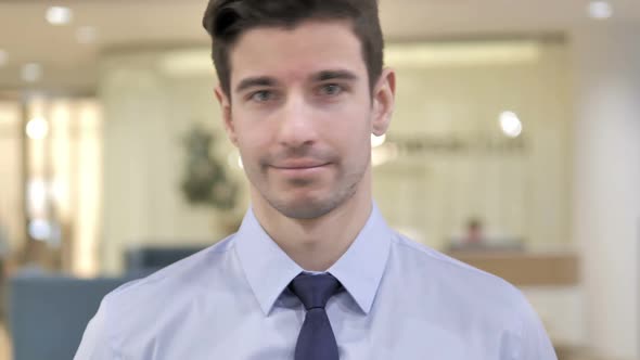 No Businessman Rejecting Offer alt