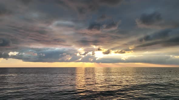 Cloudy Sunset at  Alanya 4 K alt