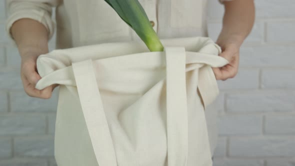 Cotton Bag with Vegetables alt