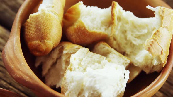 Olive tapas and pieces of bread alt