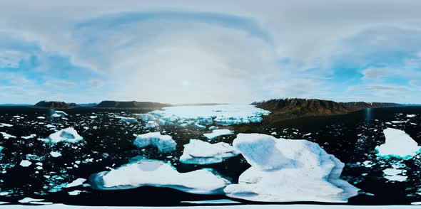 VR360 Icebergs Off Coast of Antarctica alt