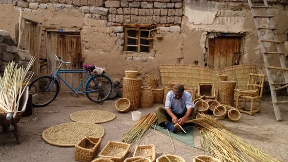 Bamboo Basket Craftsman alt